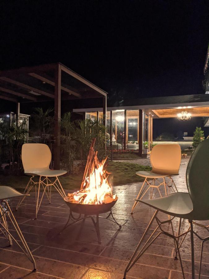 Leela Resort, The Exotic Boutique Hotel - Pure Veg マハバレシュワール エクステリア 写真