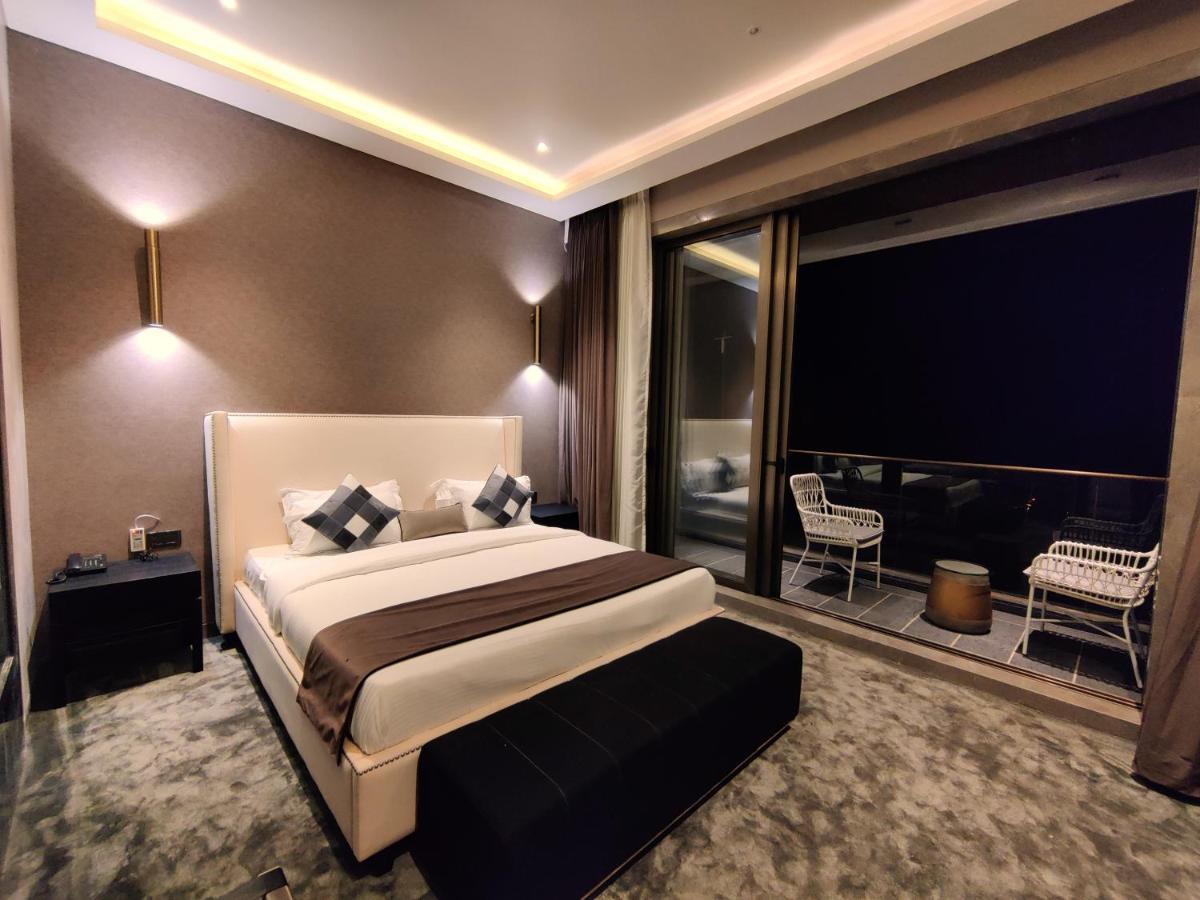 Leela Resort, The Exotic Boutique Hotel - Pure Veg マハバレシュワール エクステリア 写真