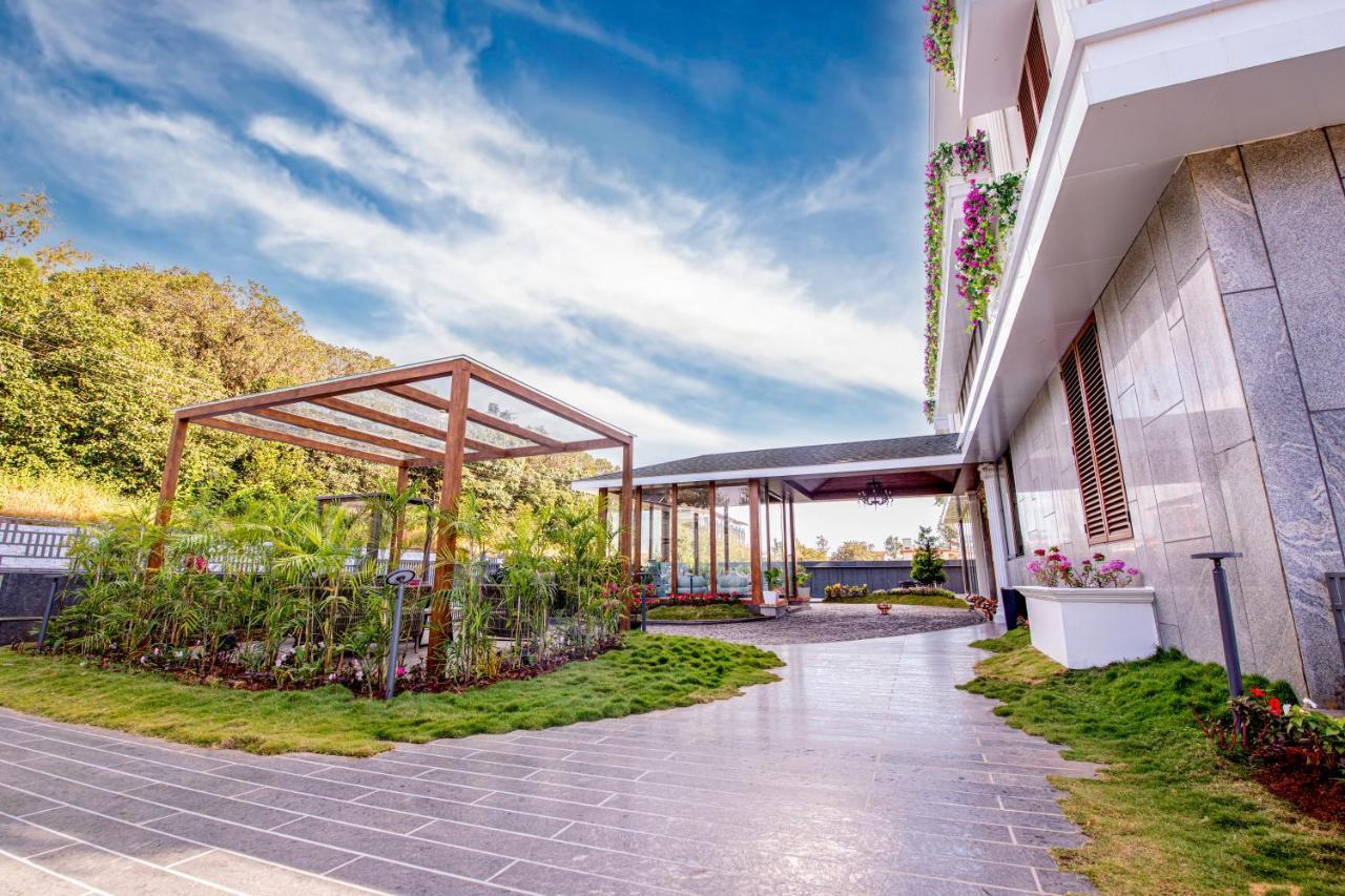 Leela Resort, The Exotic Boutique Hotel - Pure Veg マハバレシュワール エクステリア 写真