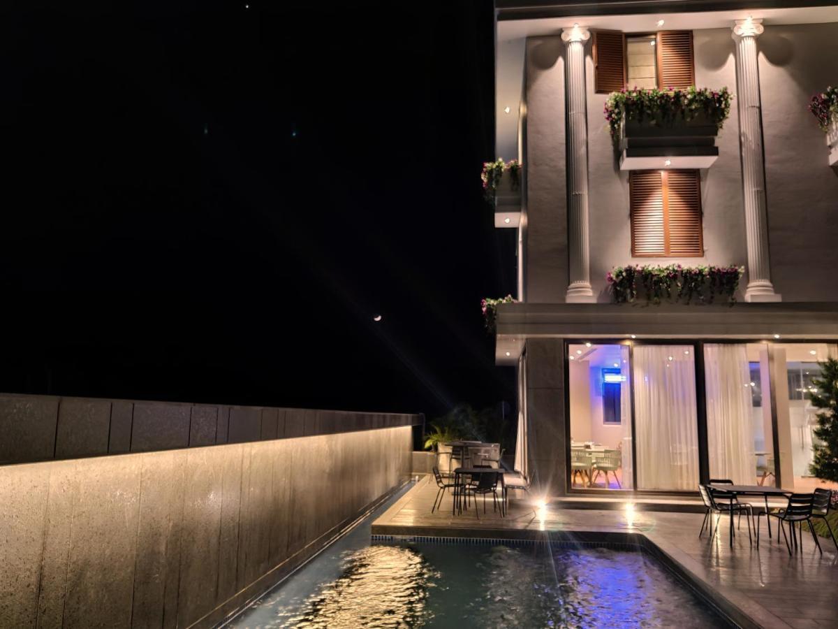 Leela Resort, The Exotic Boutique Hotel - Pure Veg マハバレシュワール エクステリア 写真