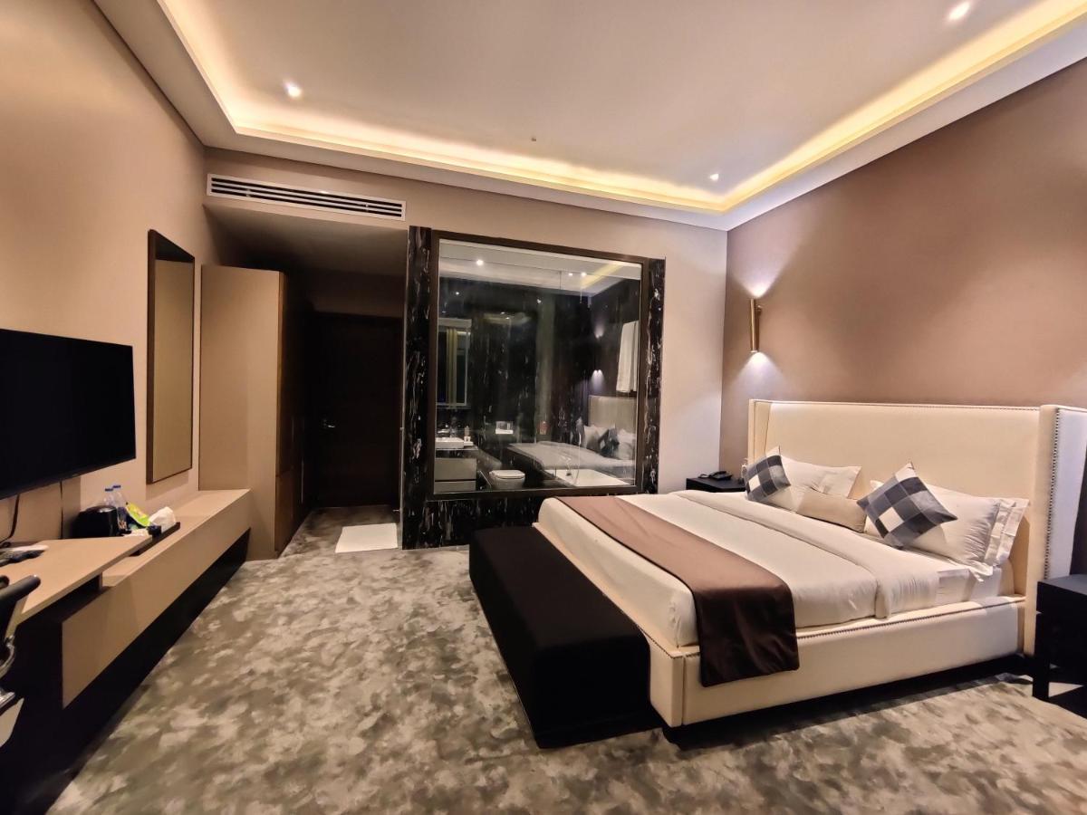 Leela Resort, The Exotic Boutique Hotel - Pure Veg マハバレシュワール エクステリア 写真