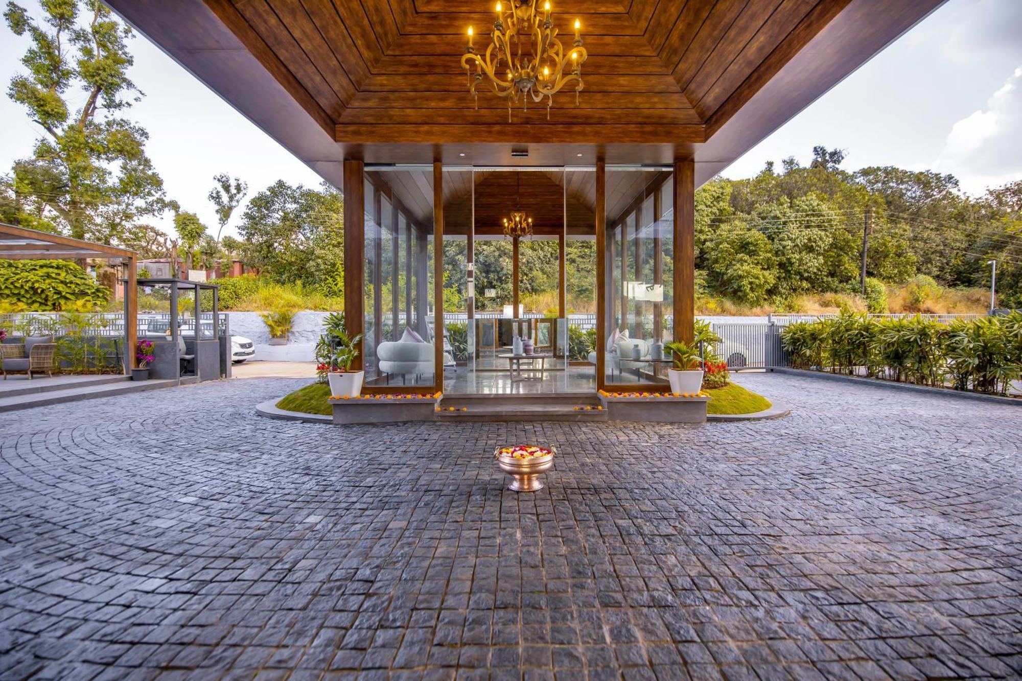 Leela Resort, The Exotic Boutique Hotel - Pure Veg マハバレシュワール エクステリア 写真
