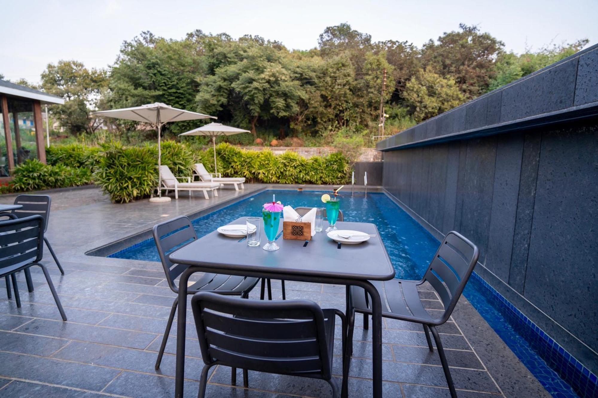 Leela Resort, The Exotic Boutique Hotel - Pure Veg マハバレシュワール エクステリア 写真