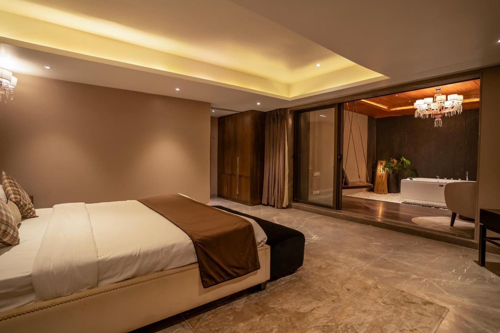 Leela Resort, The Exotic Boutique Hotel - Pure Veg マハバレシュワール エクステリア 写真